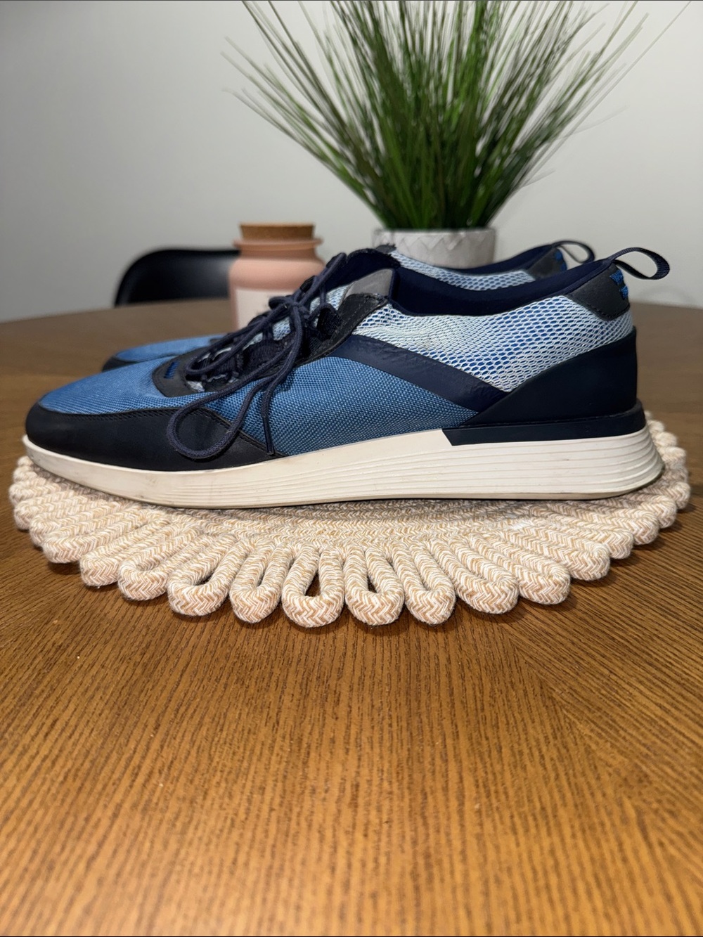 Wolf & Shepherd mens 12 ocean blue navy crossover victory trainer shoes EUC